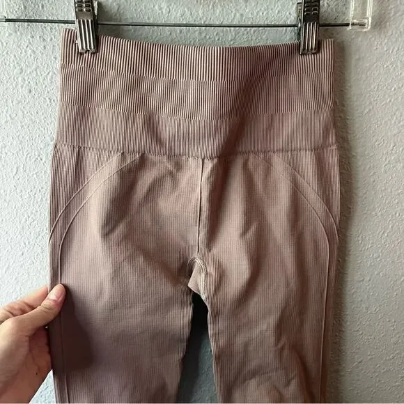 Lululemon In The Flow Crop 19” Mauve Pink - Picture 5 of 5